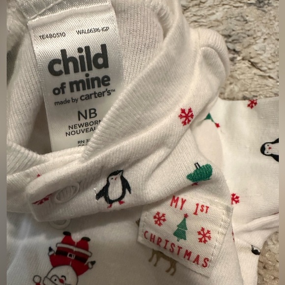 Newborn Christmas onesie 🎄 - Picture 2 of 3